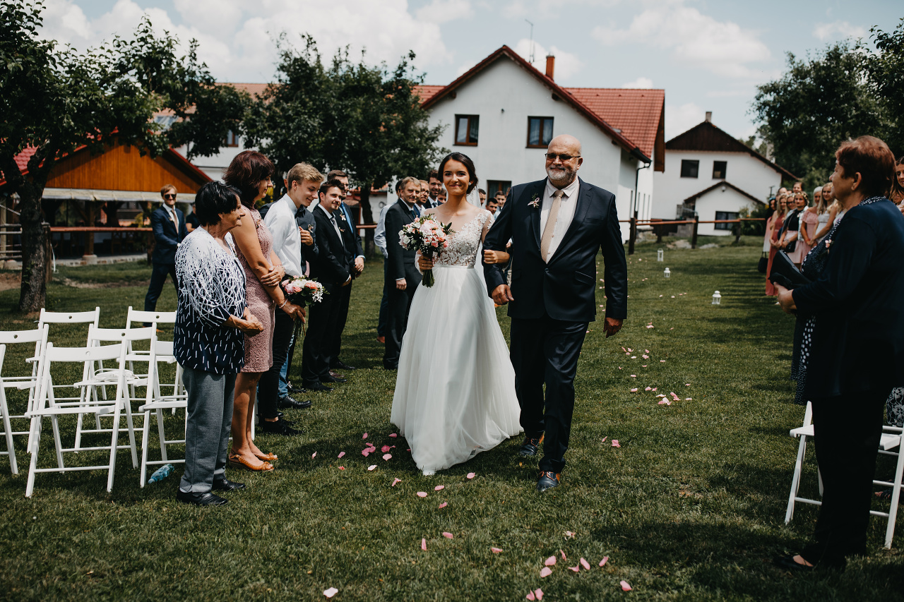 Nikola a Luboš - svatební příběh Farma Heroutice