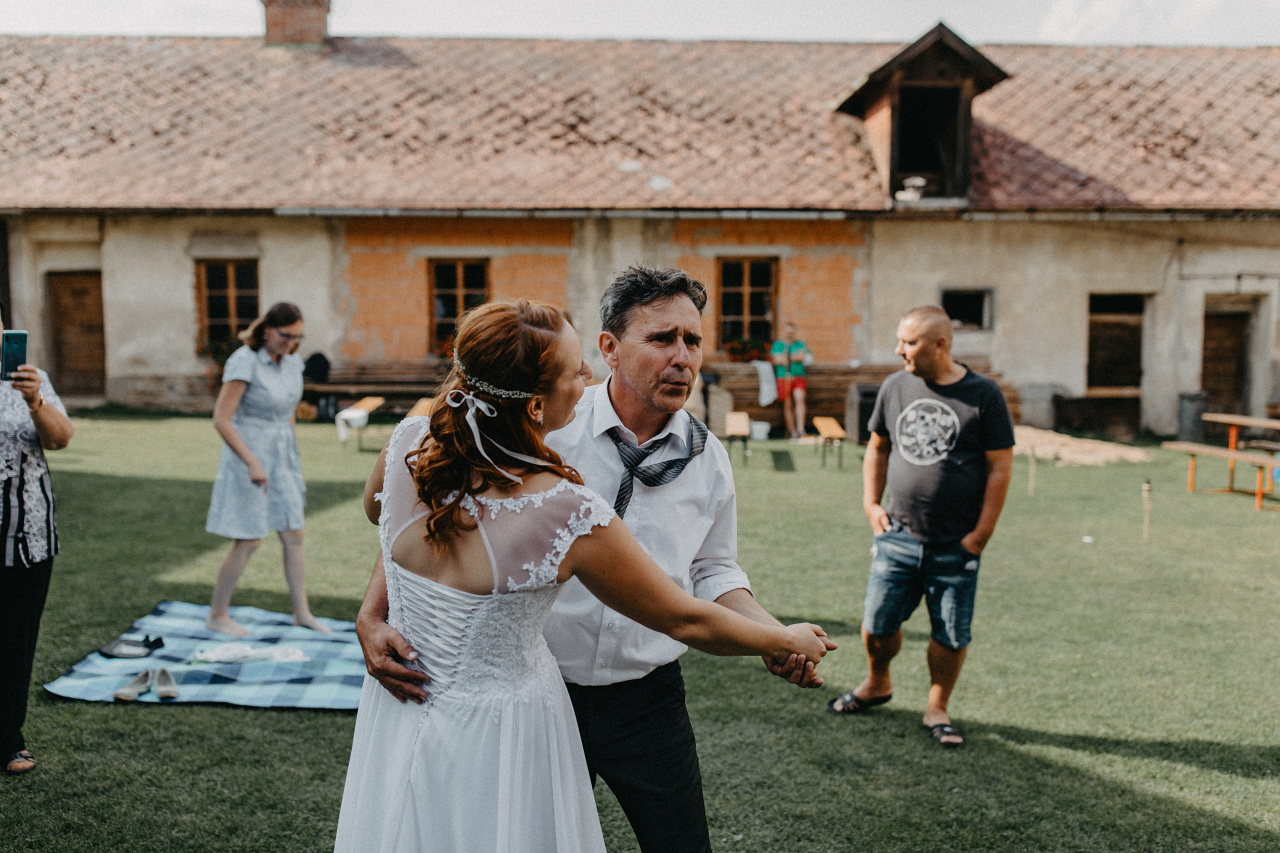 Adélka a Ondra - svatební příběh Na Kolářce Herálec