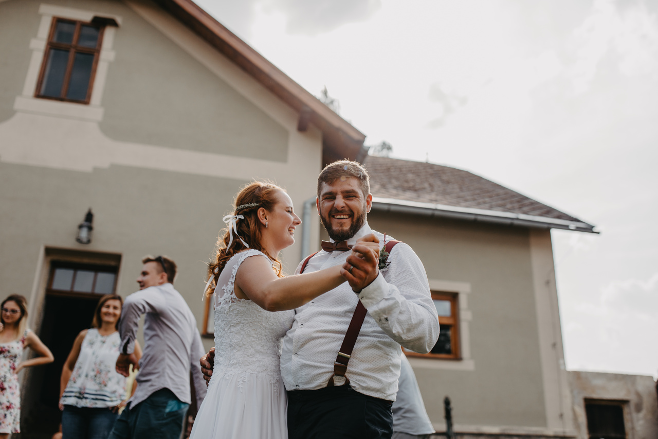 Adélka a Ondra - svatební příběh Na Kolářce Herálec