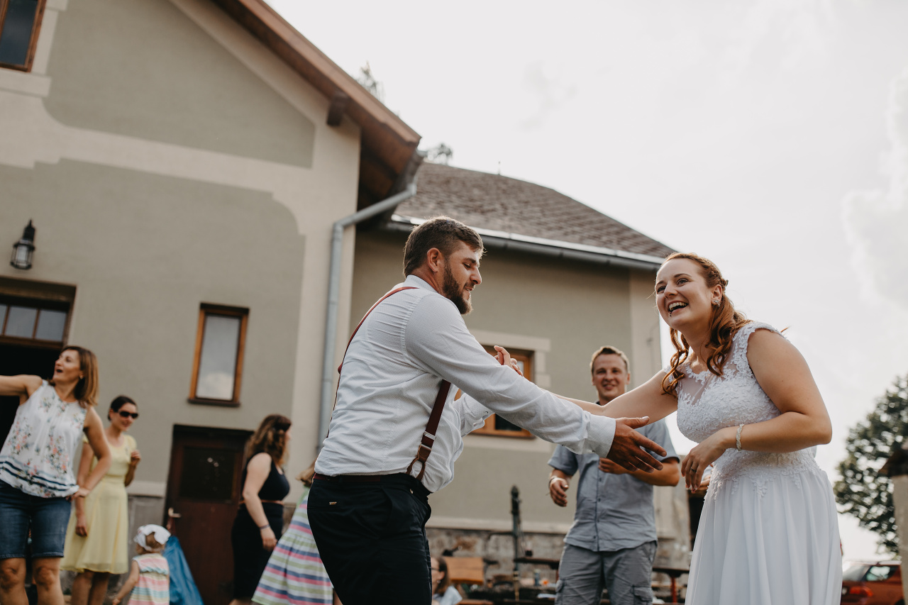 Adélka a Ondra - svatební příběh Na Kolářce Herálec