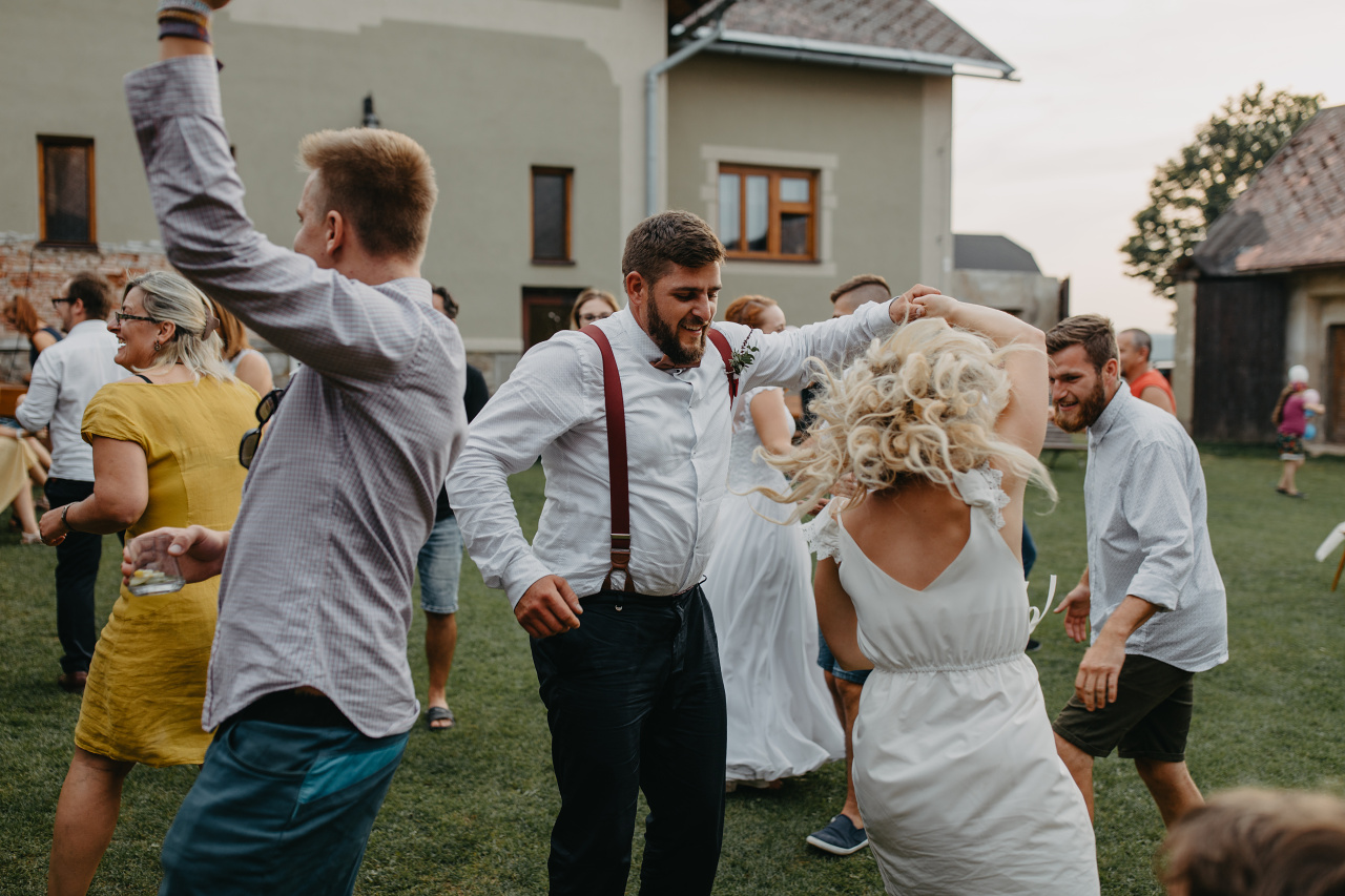 Adélka a Ondra - svatební příběh Na Kolářce Herálec